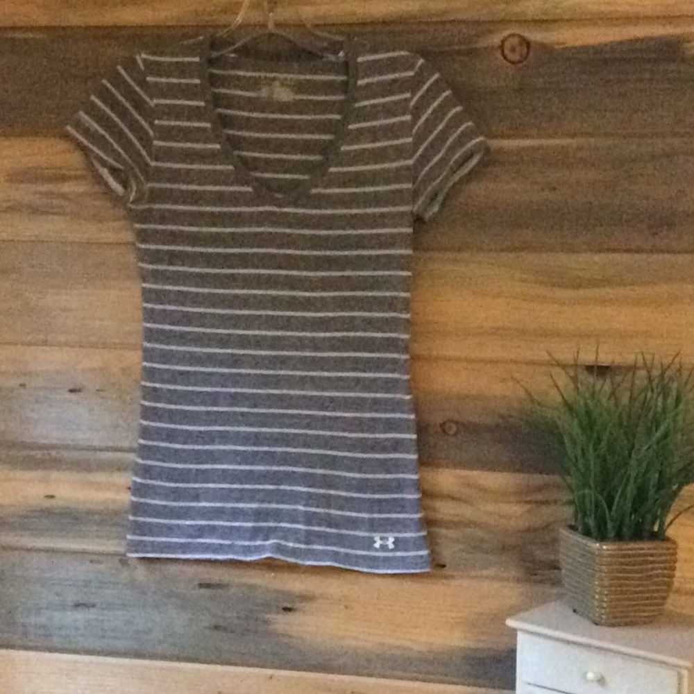 Woman’s small tee